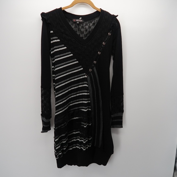 Kessley Black Gray  Knit V-Neck Long Sleeve Dress - Picture 1 of 6